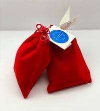 Load image into Gallery viewer, Reindeer Poop